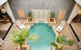 Riad Tonaroz
